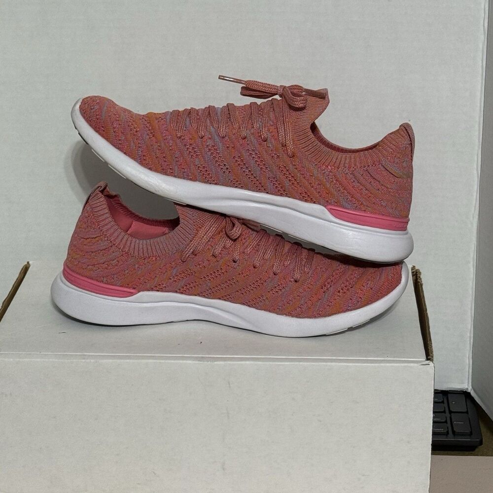 APL TechLoom Wave Womens 8.5 Coral Pink Knit Running Sneakers Athletic Shoes